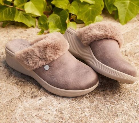 Schetsers slippers deals
