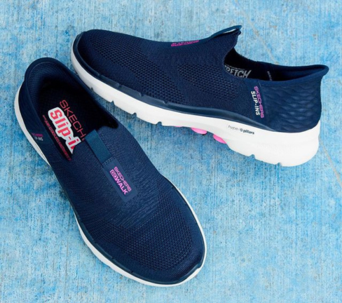 Være Forfatning Aggressiv Shop Comfortable & Casual Women's Shoes & Clothing | SKECHERS