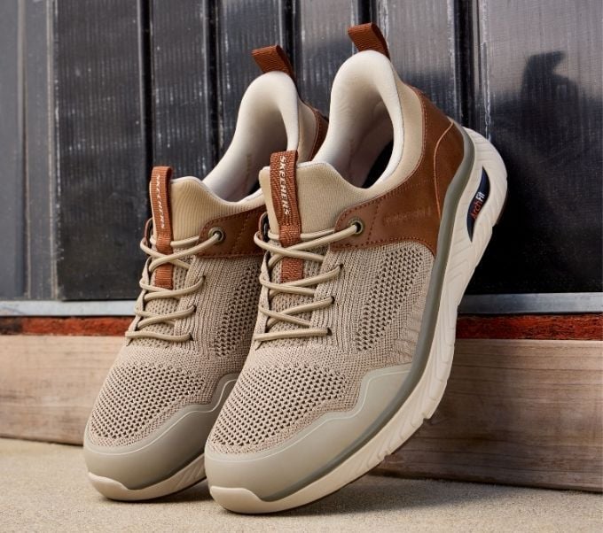 Casual sneakers