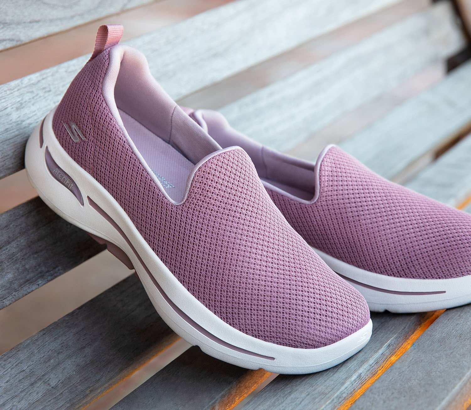 skechers go walk with laces
