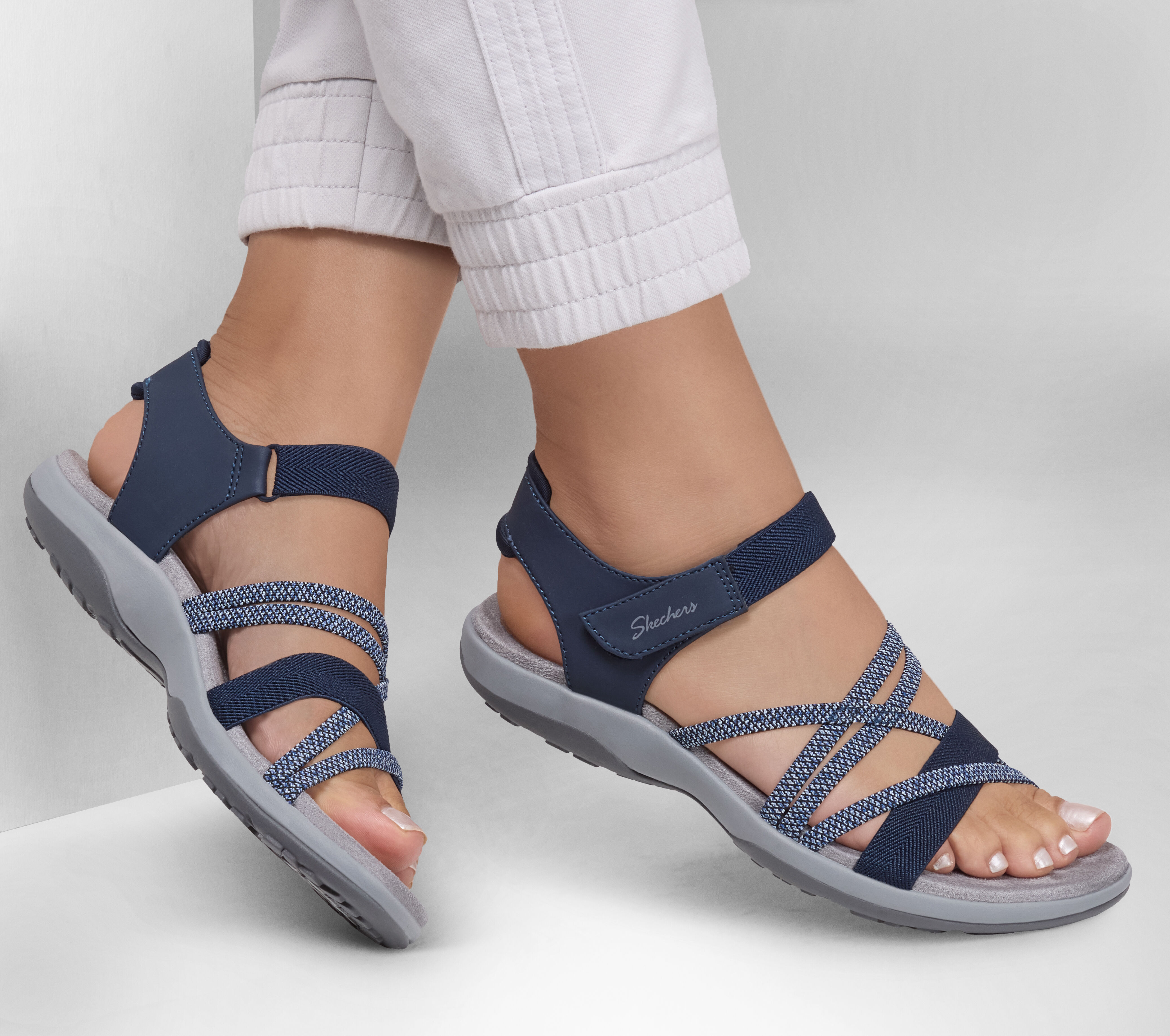 Skechers keep close sandals outlet