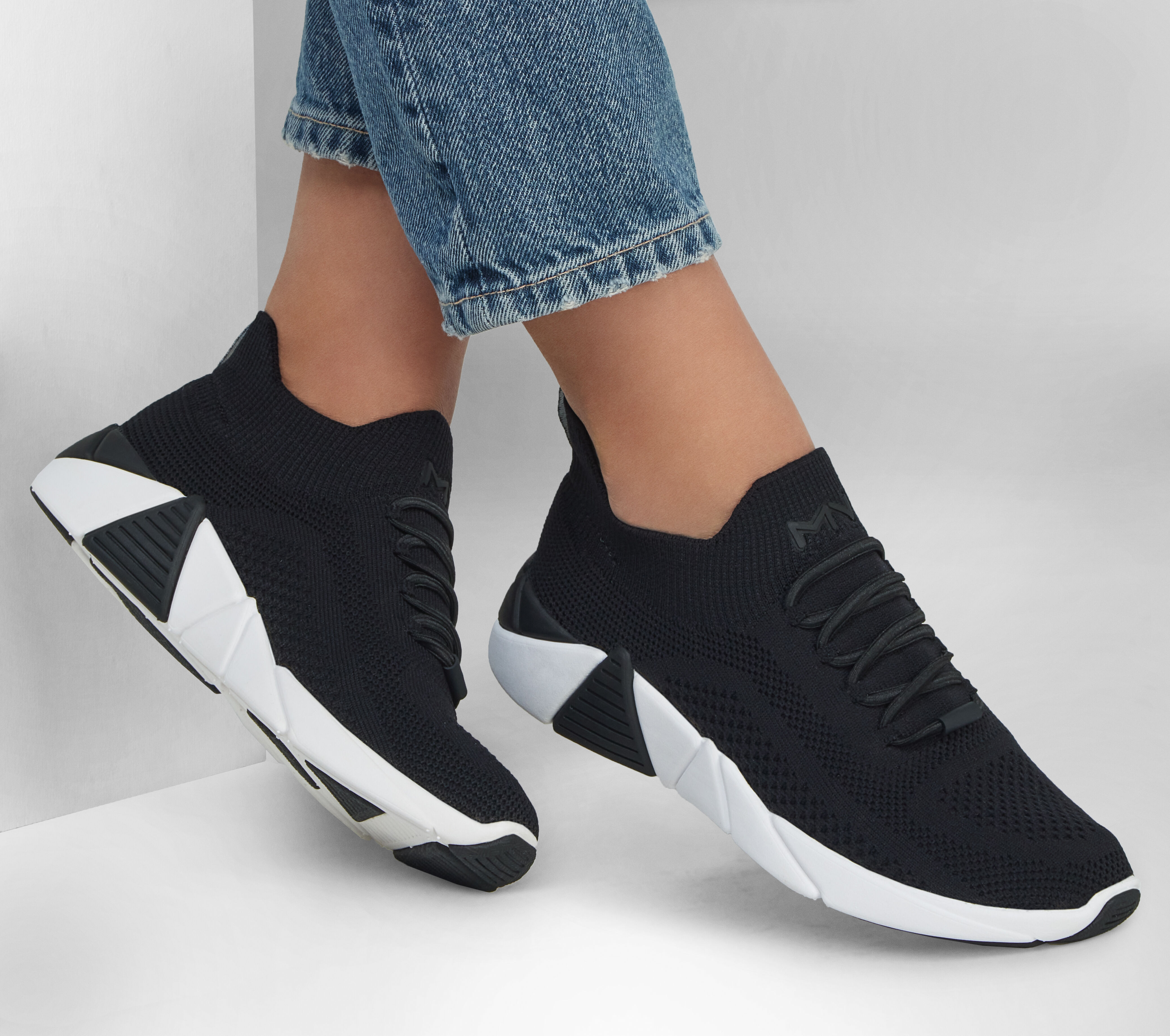 Skechers a sales line rider