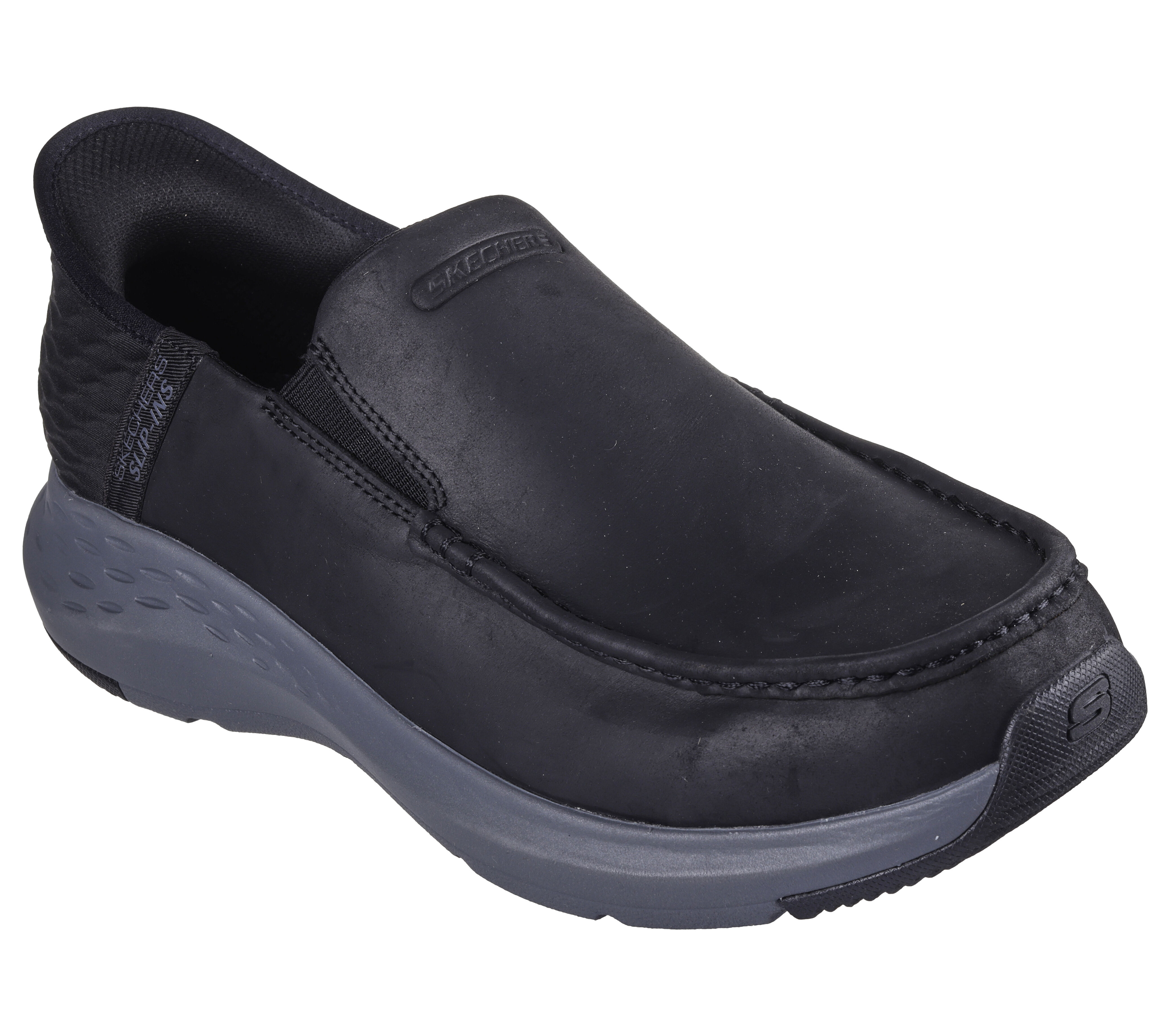 Relaxed fit skechers