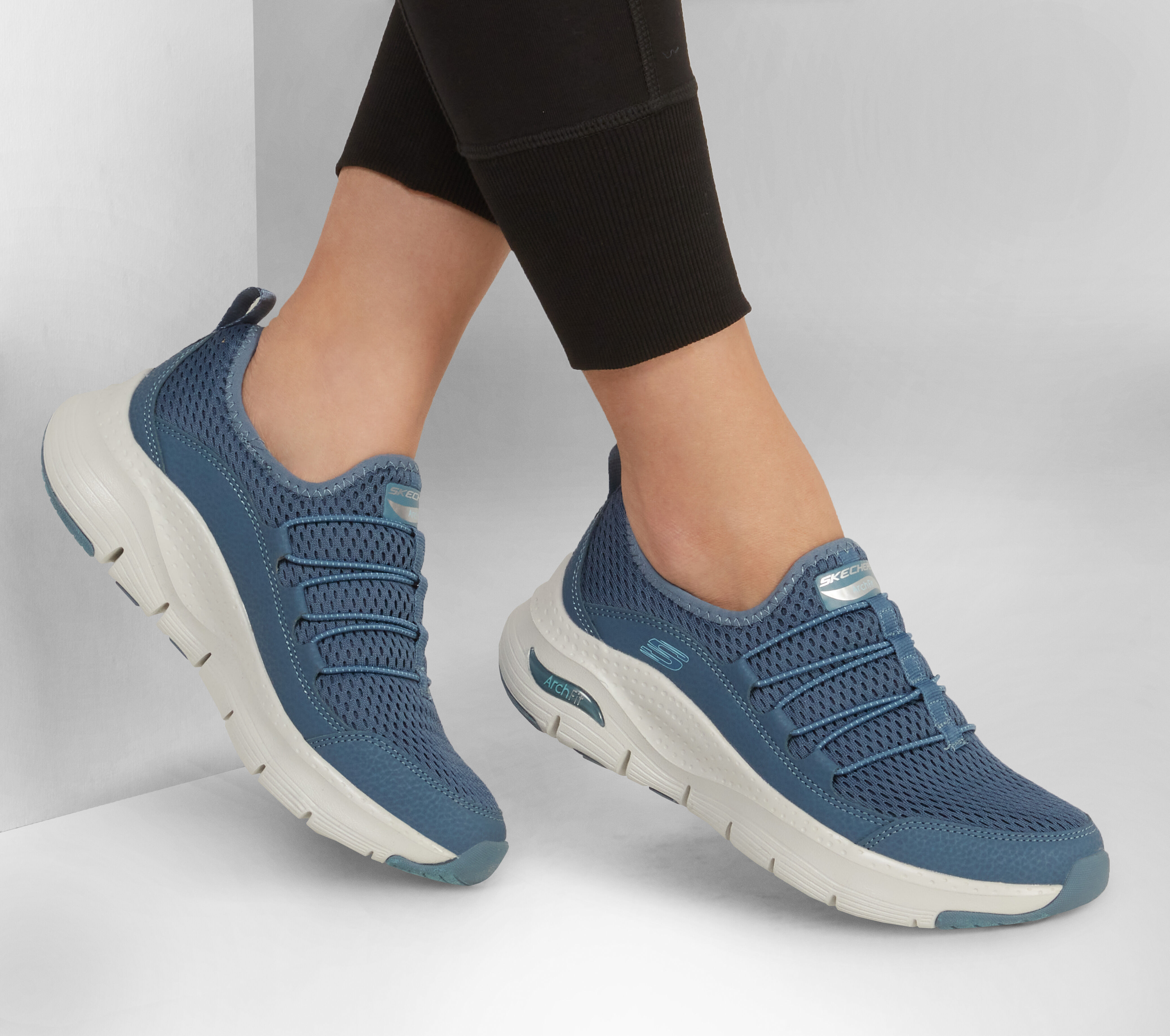 skechers baseball shoes
