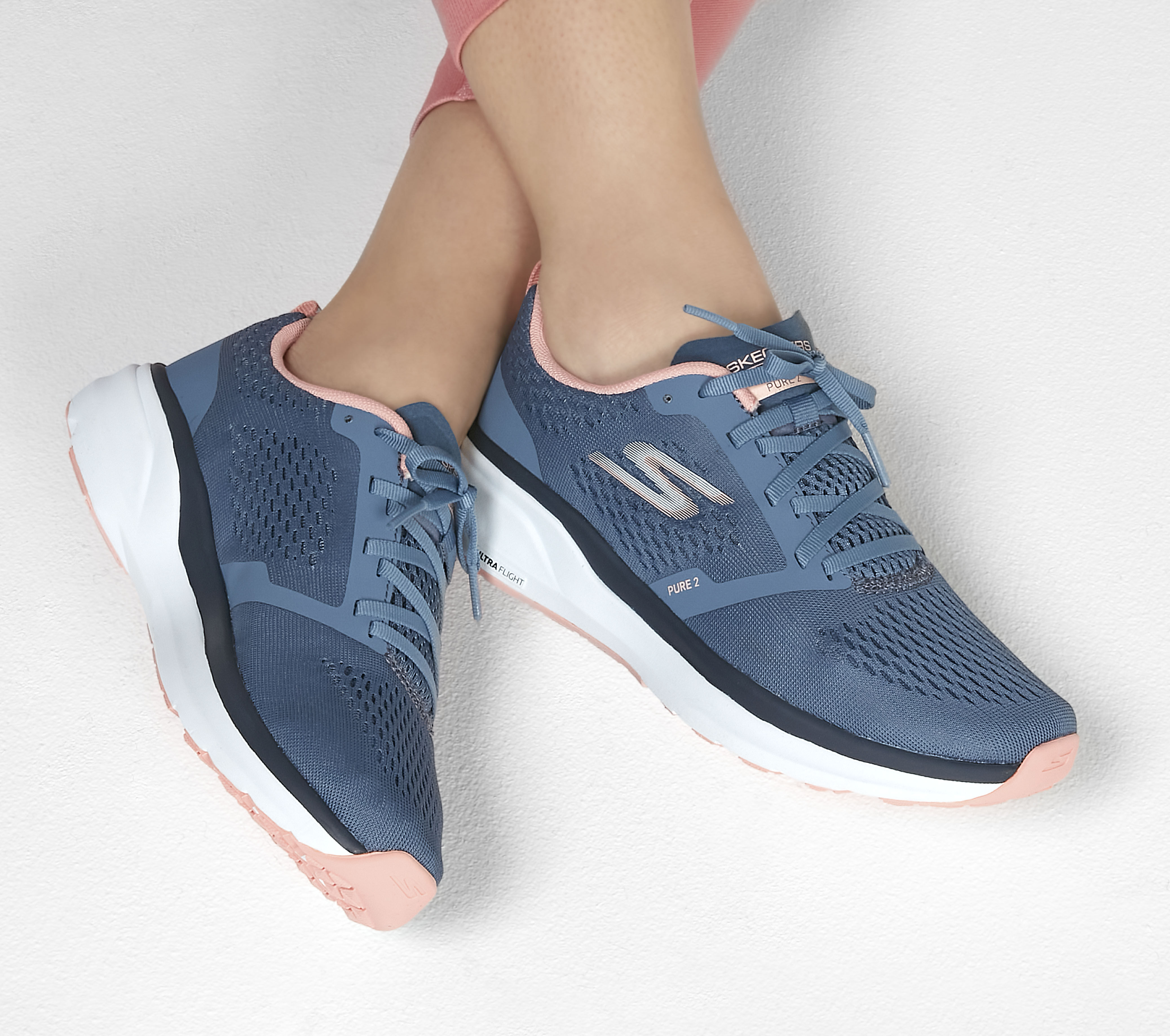 skechers go run pure