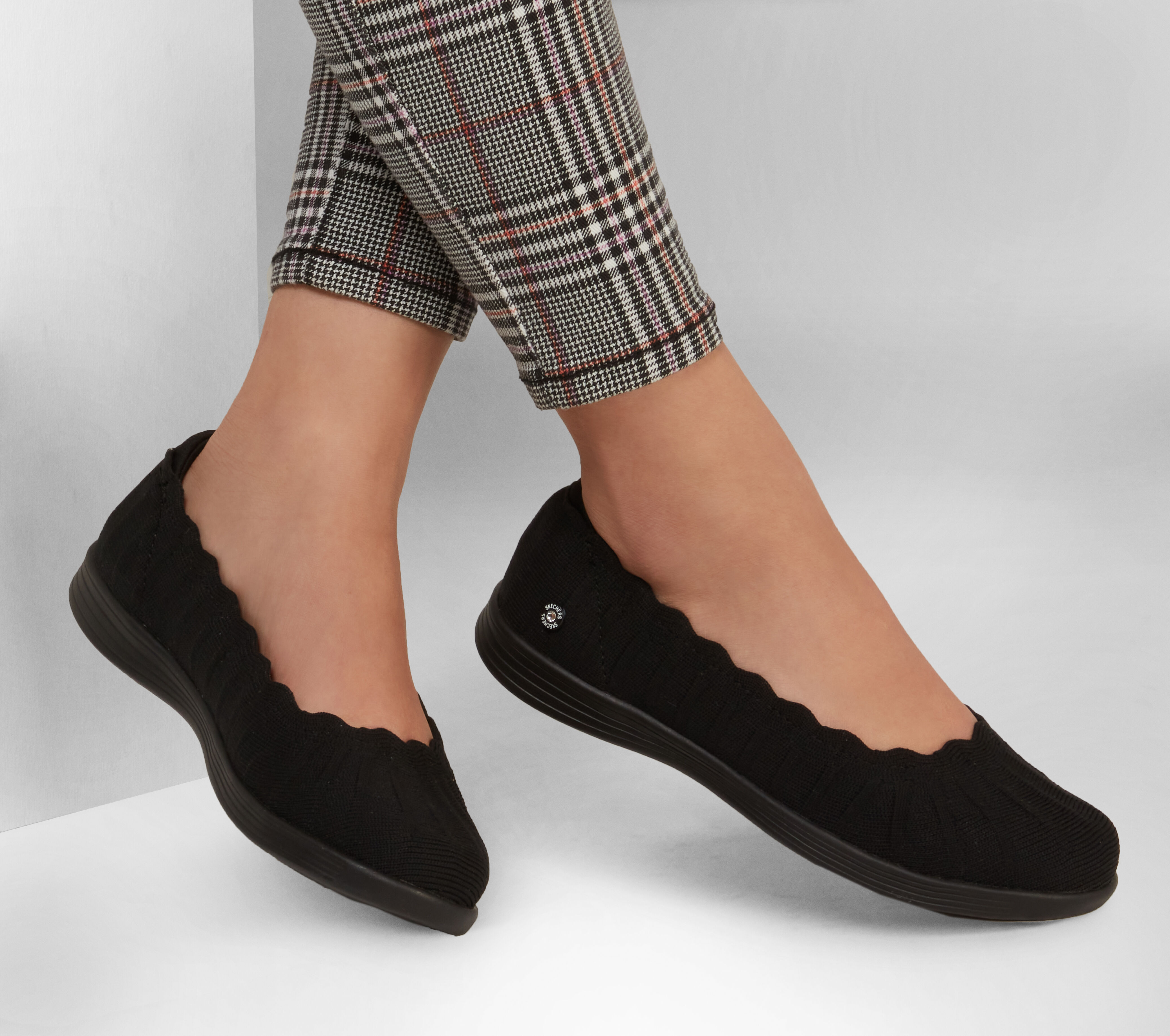 Skechers flats hotel best sale