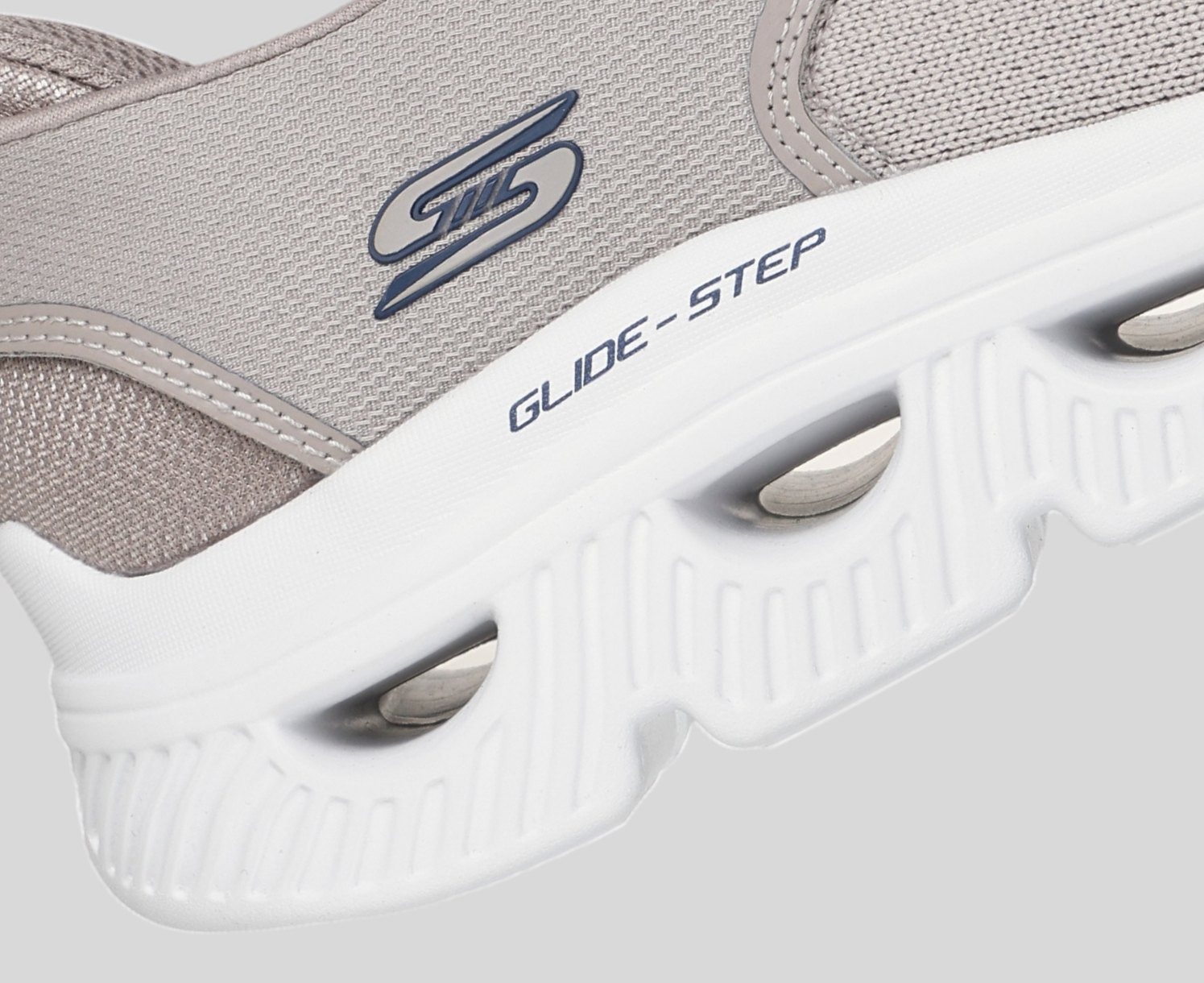 Skechers Slip-ins: BOBS Sport Arc Waves - Slick Turn