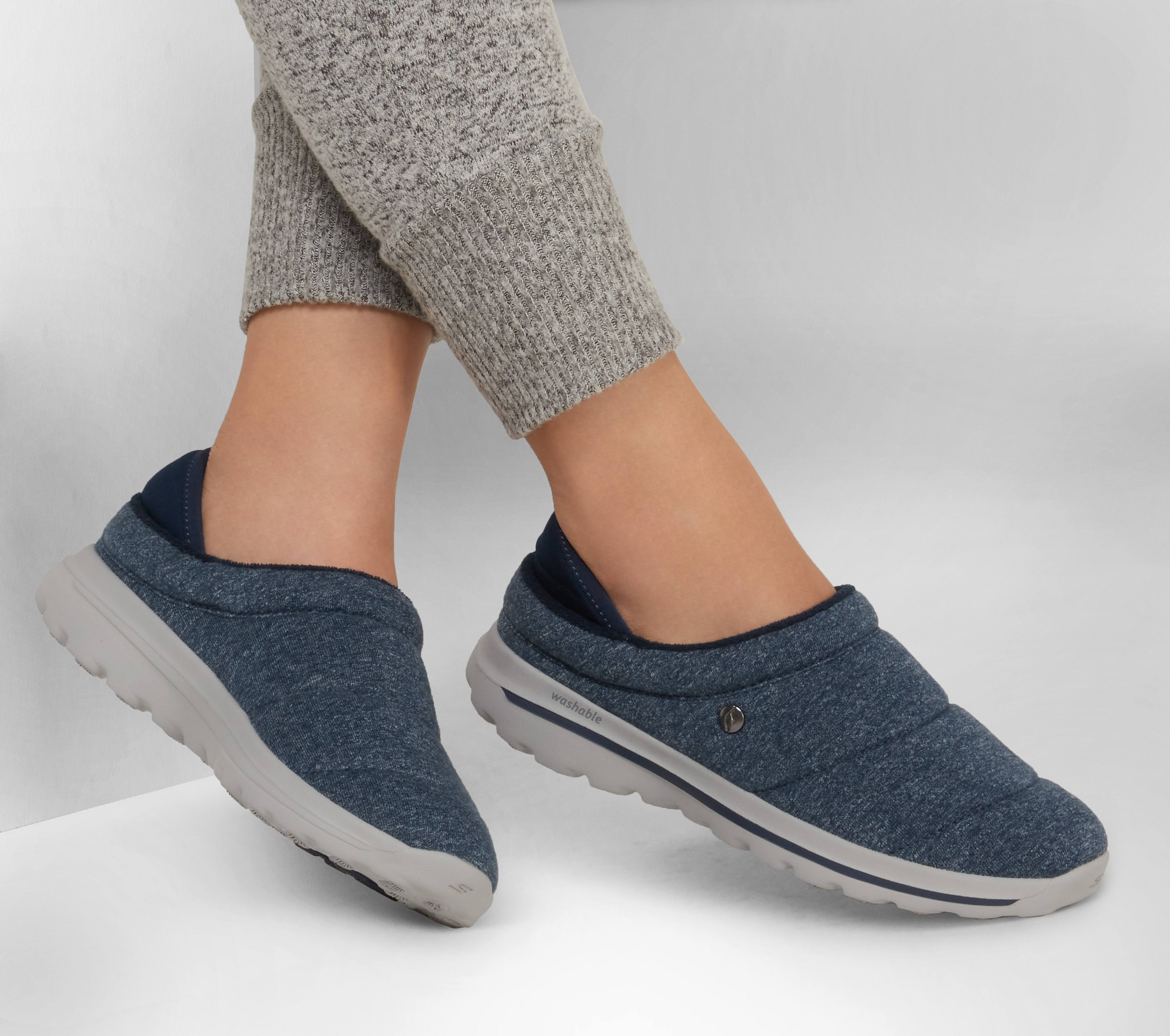sketchers go walk slippers