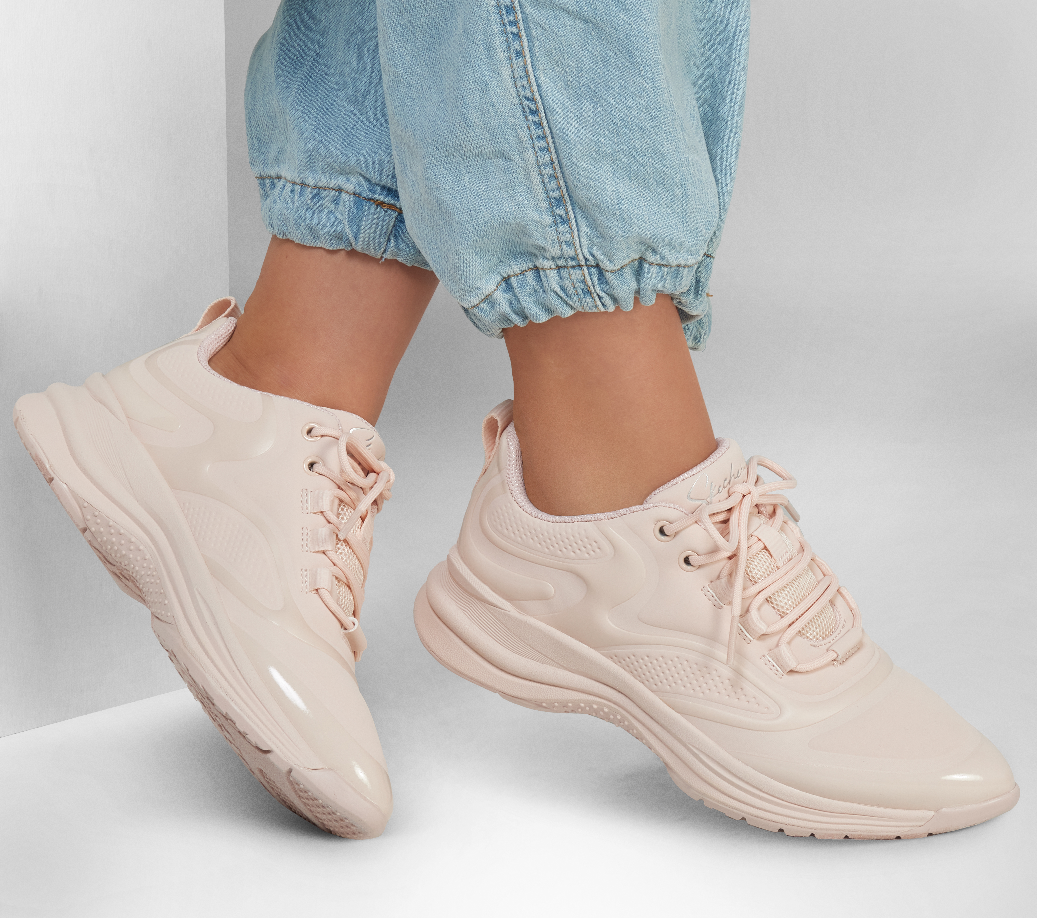 人気商品】 Mew photobook Skechers K-POP/アジア