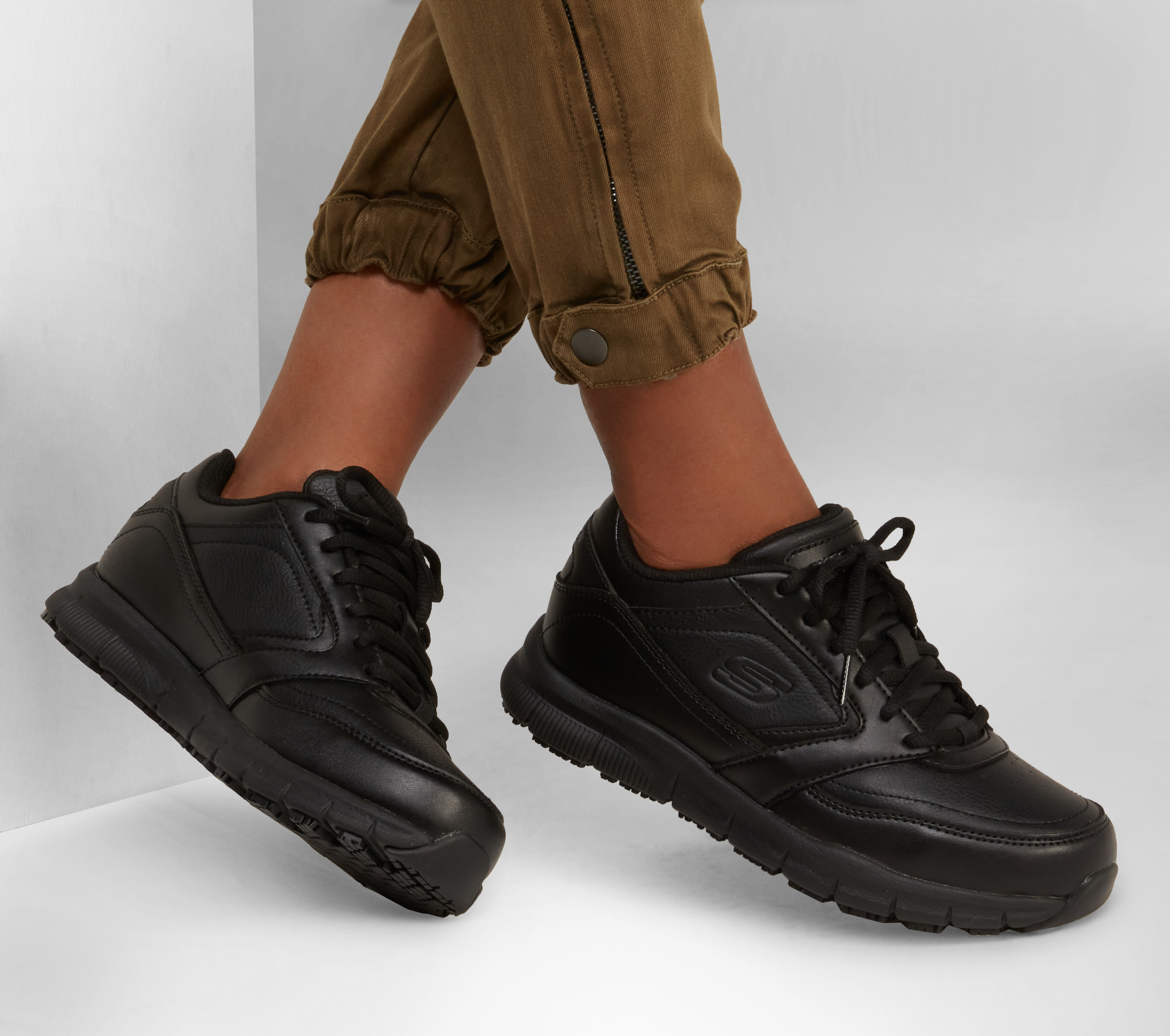 Work Relaxed Fit: Nampa - Wyola SR | SKECHERS
