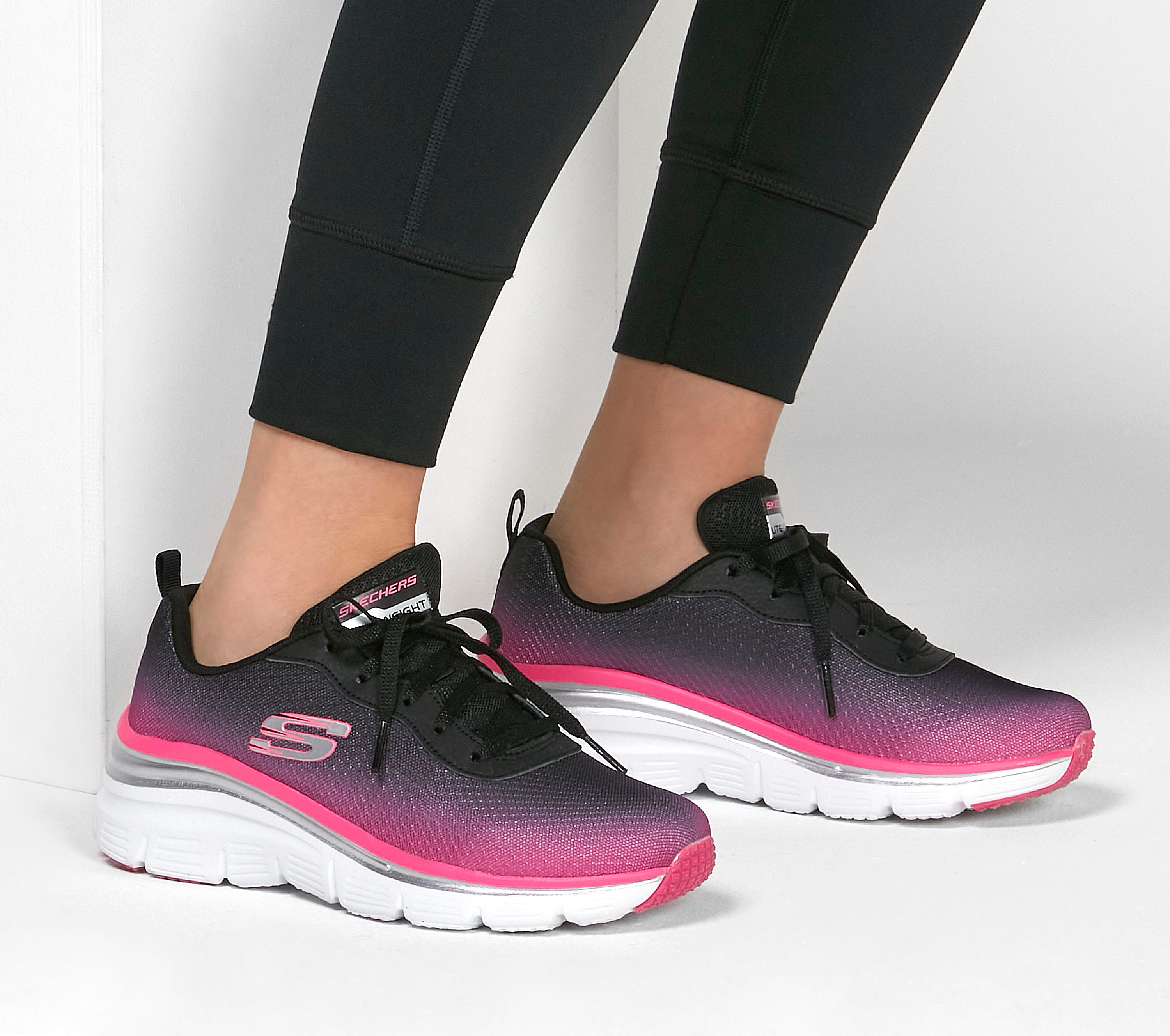 Leia Banyan Skynd dig Fashion Fit - Build Up | SKECHERS