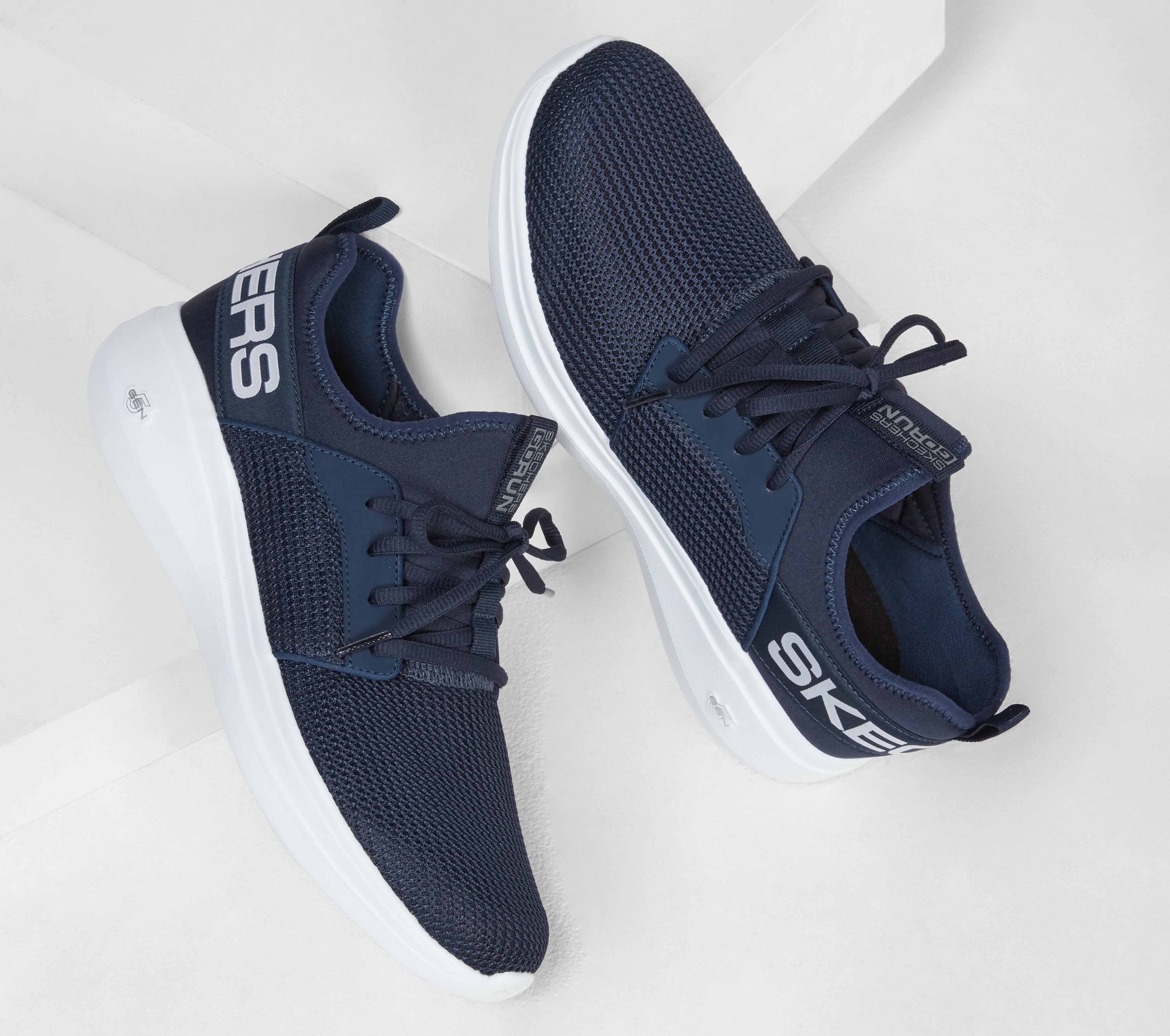 go run shoes skechers