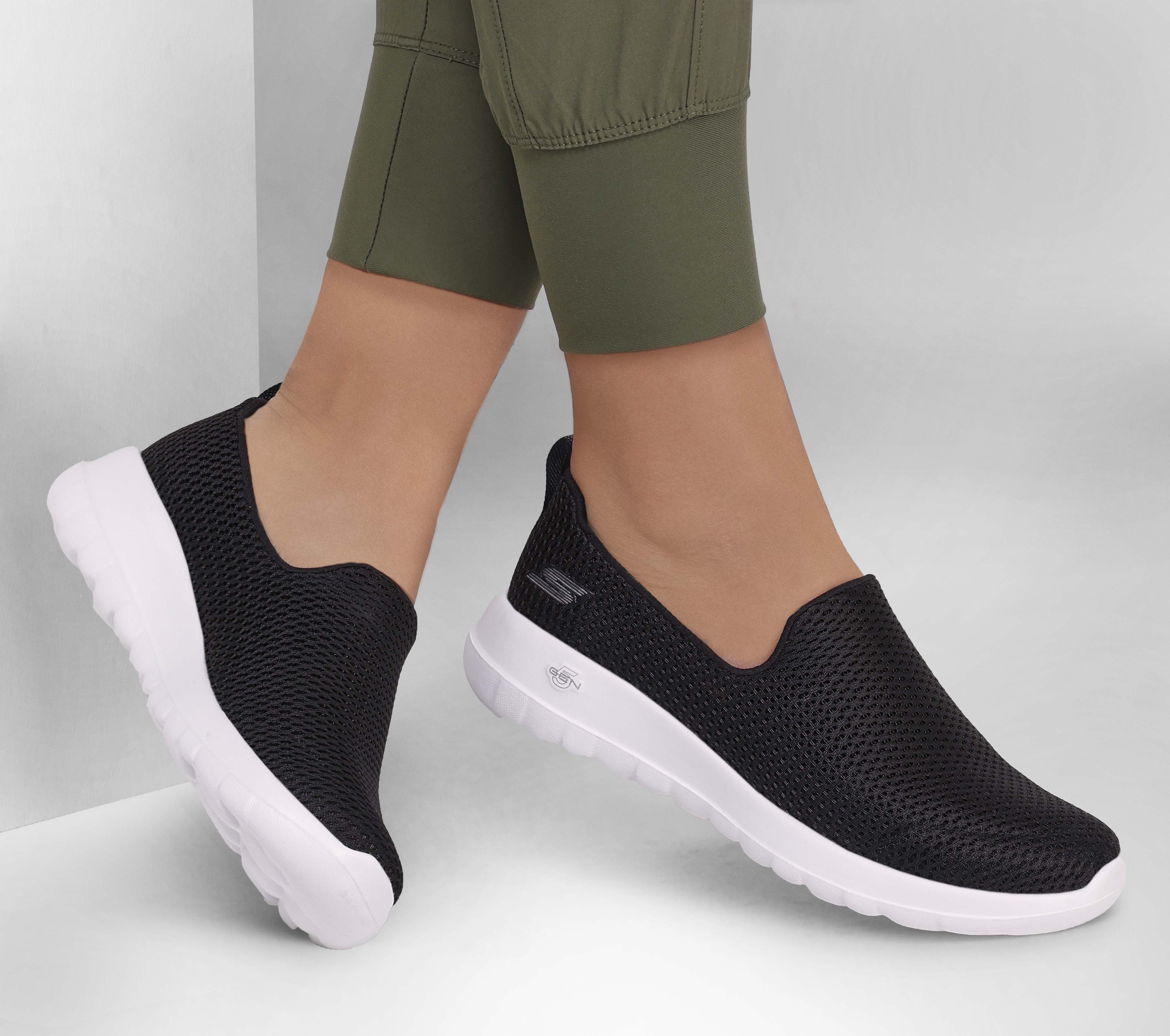 Tênis Skechers Go Walk Joy