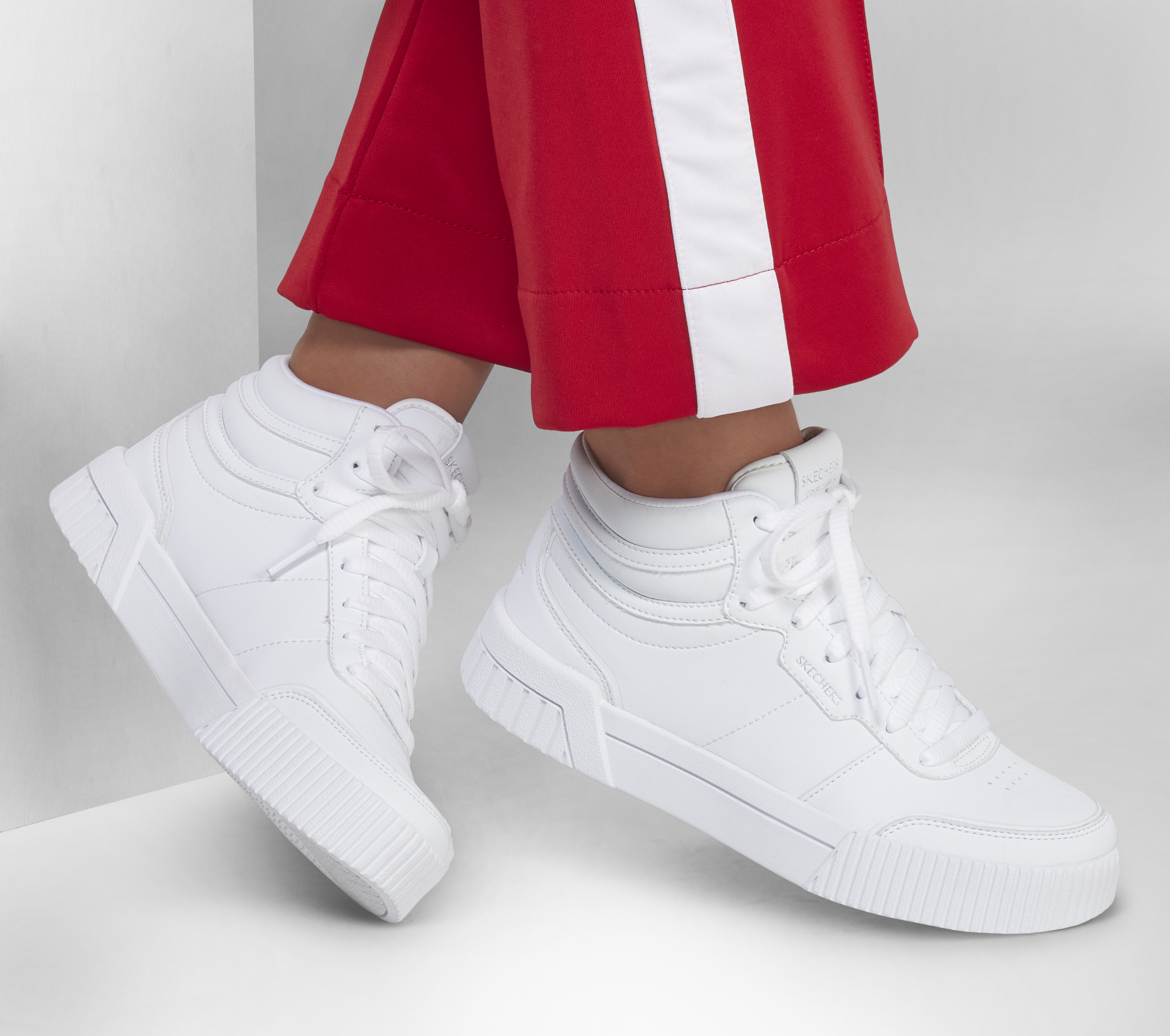White high cheap top skechers
