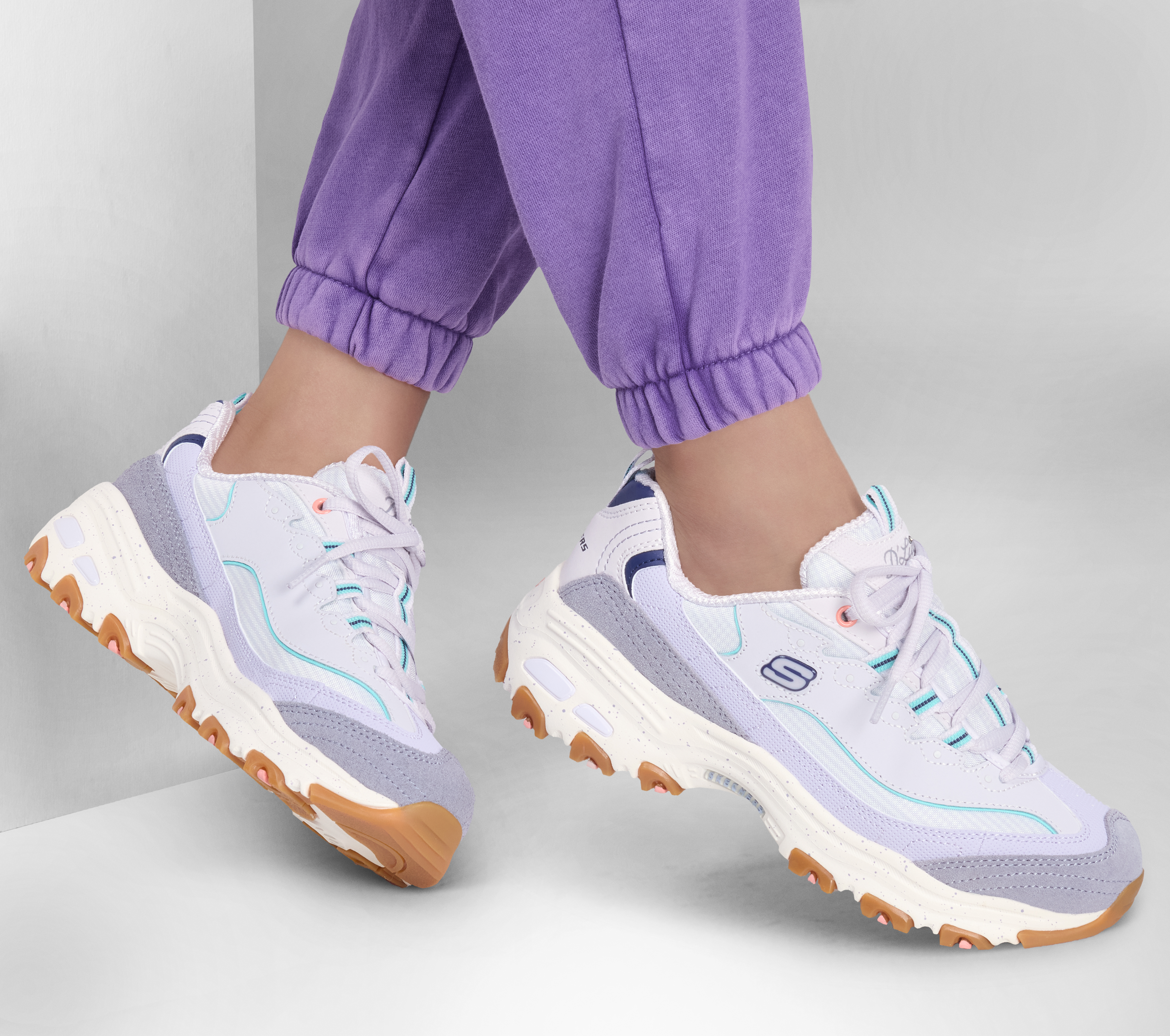 Skechers Women s D Lites Bold Views Sneaker Size 9.0 Lavender Leather Synthetic Textile