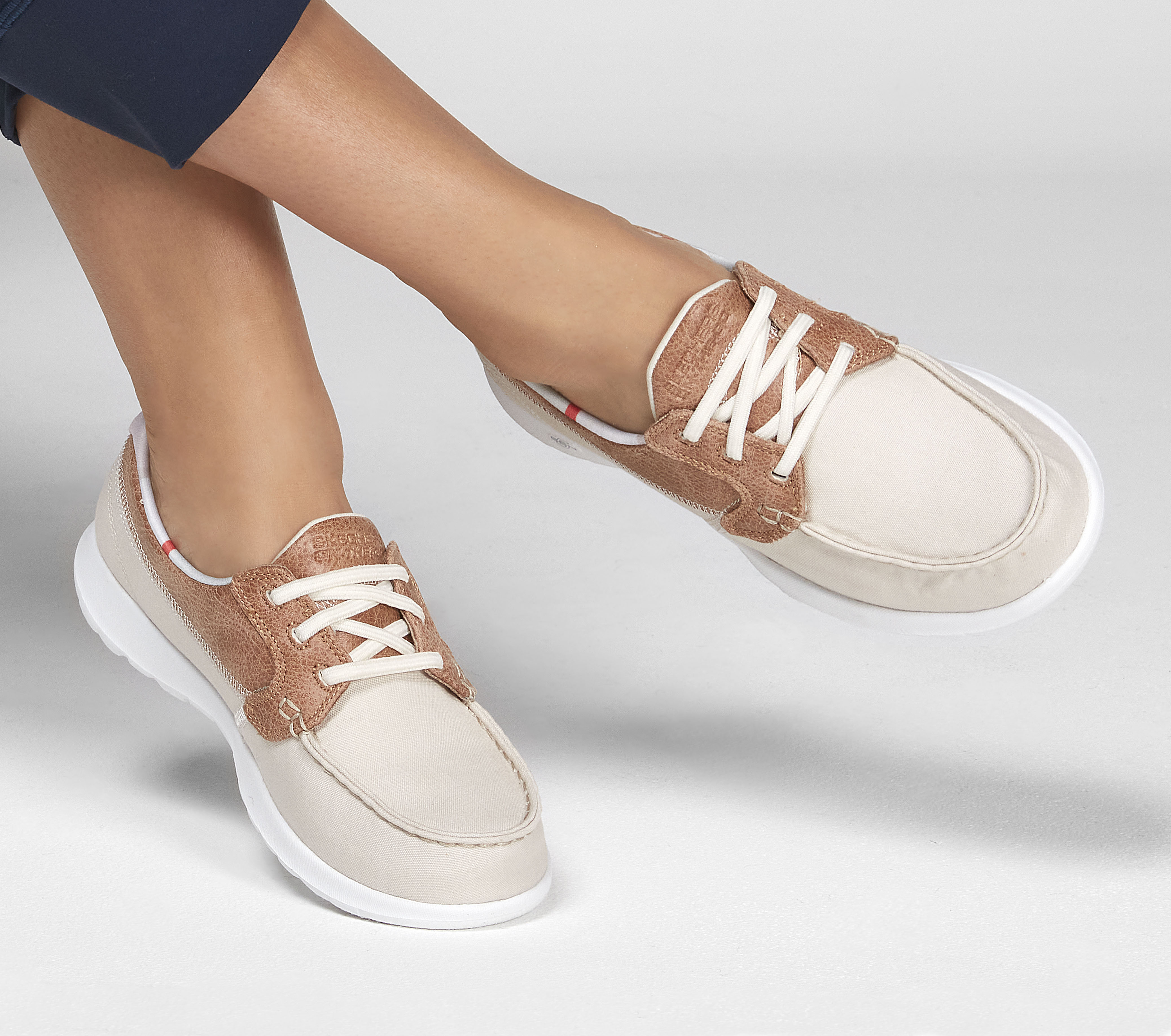 skechers on the go lace-up lightweight boat shoes