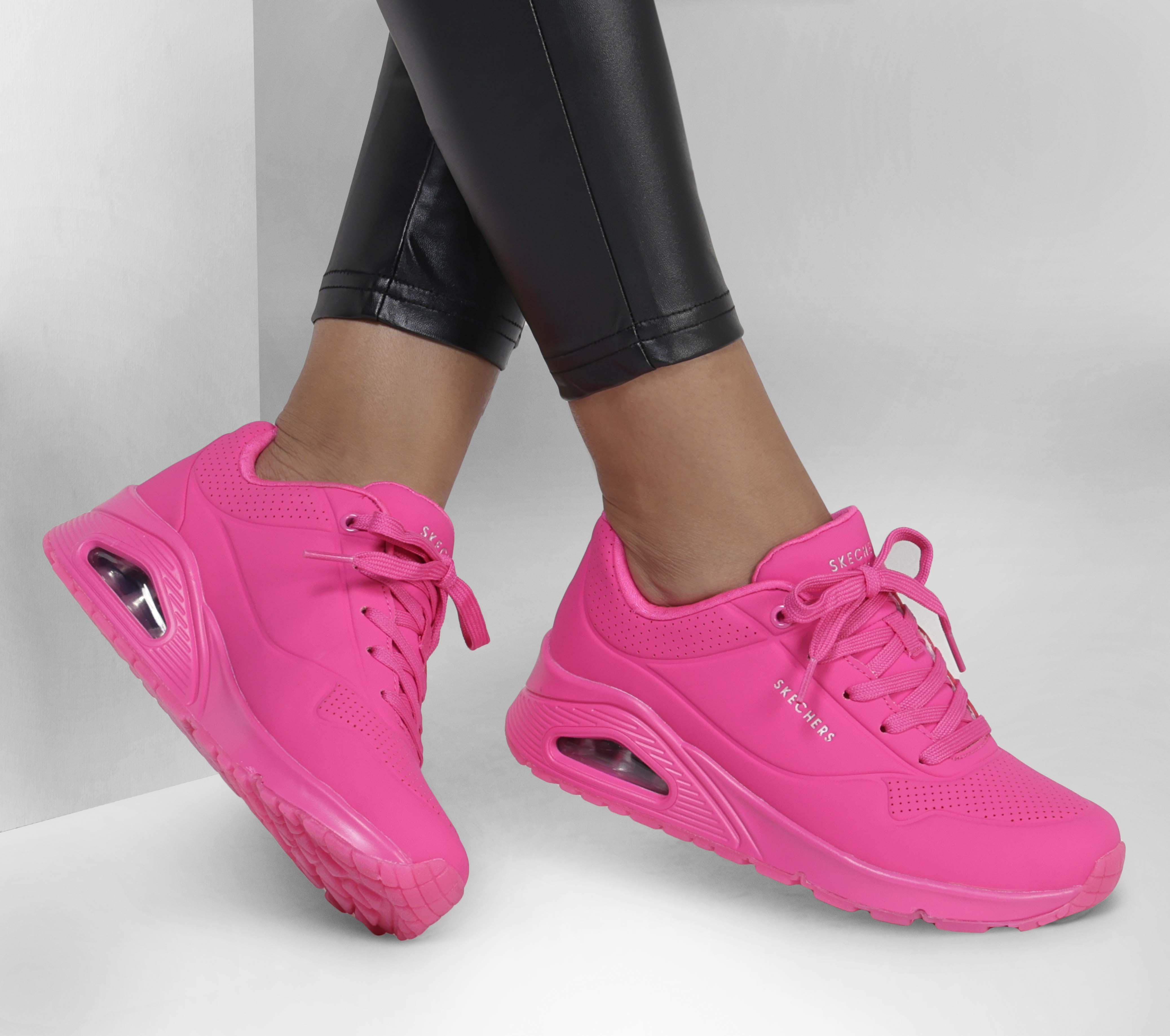 hot pink sketchers