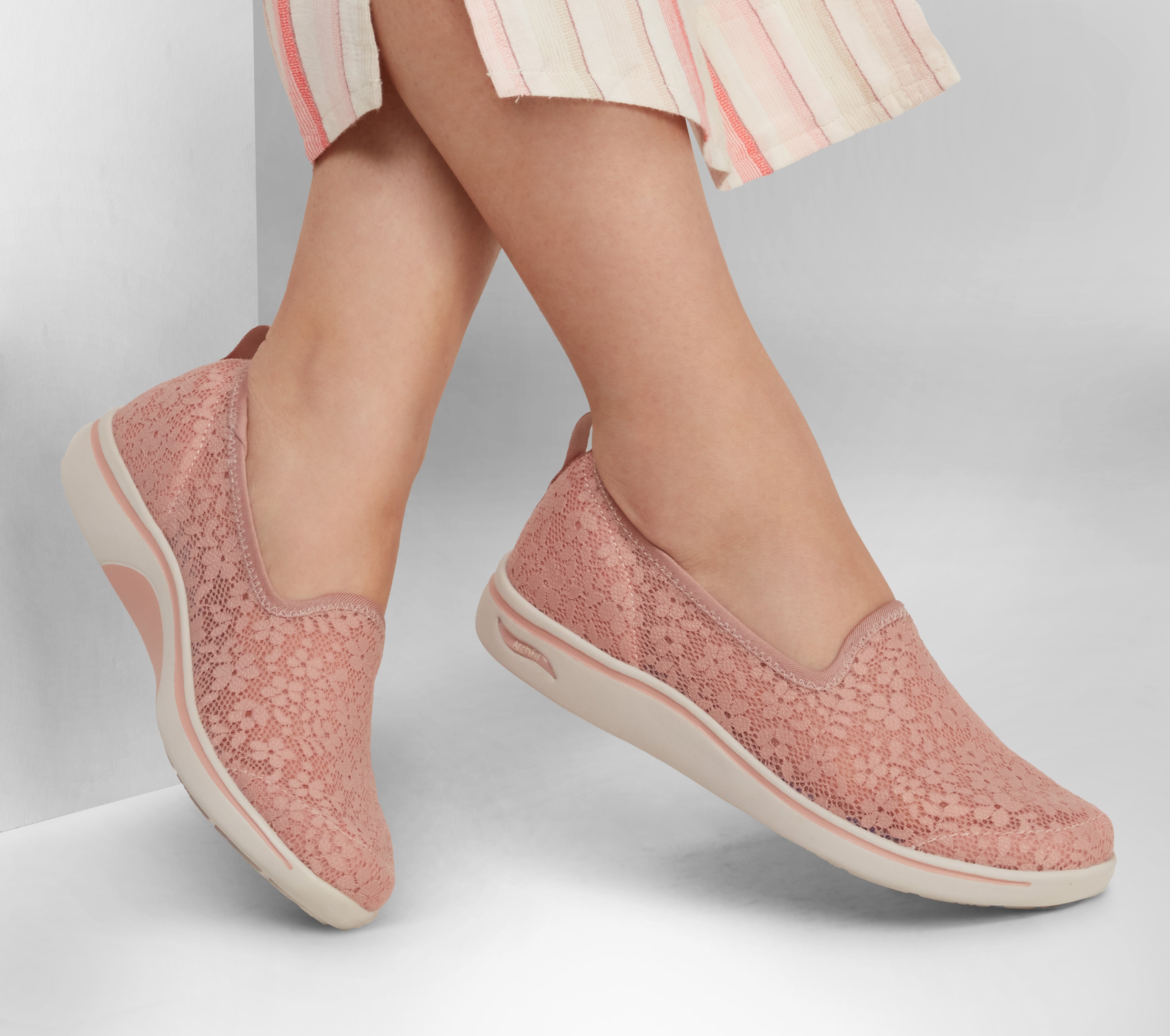 skechers arch women